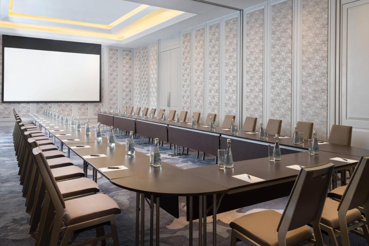 Sheraton & Towers Hotel 5*