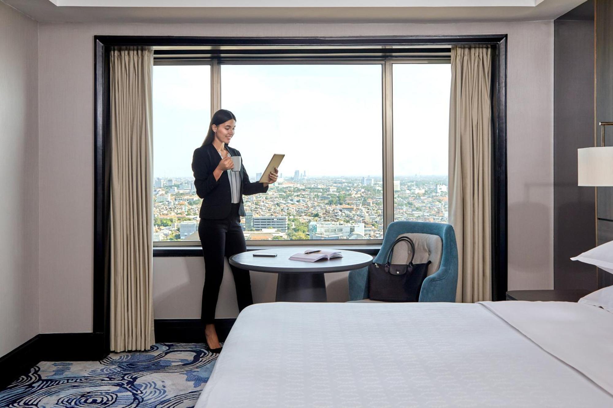 Sheraton & Towers Hotel 5*