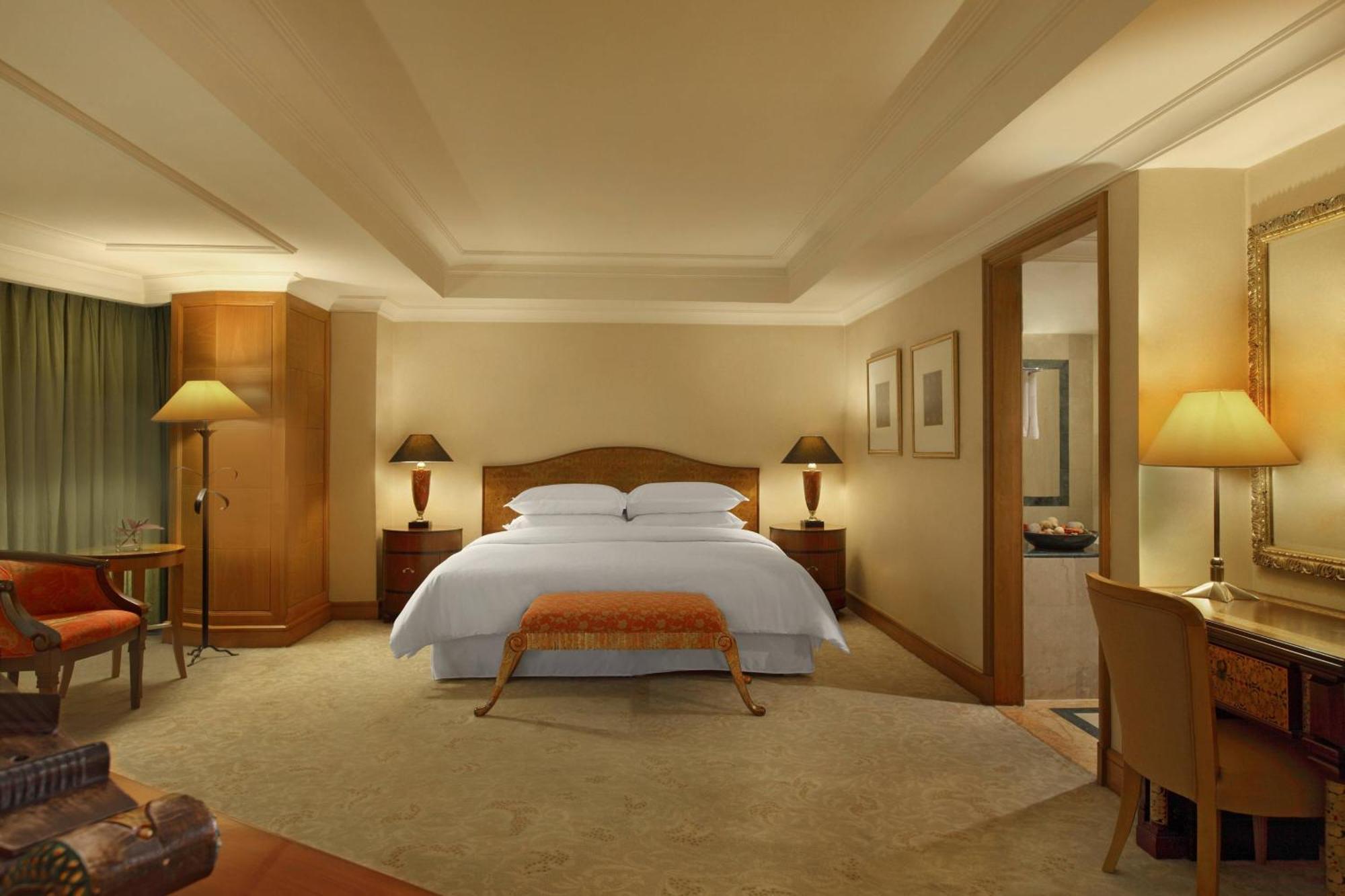 Hotel Sheraton & Towers Surabaya