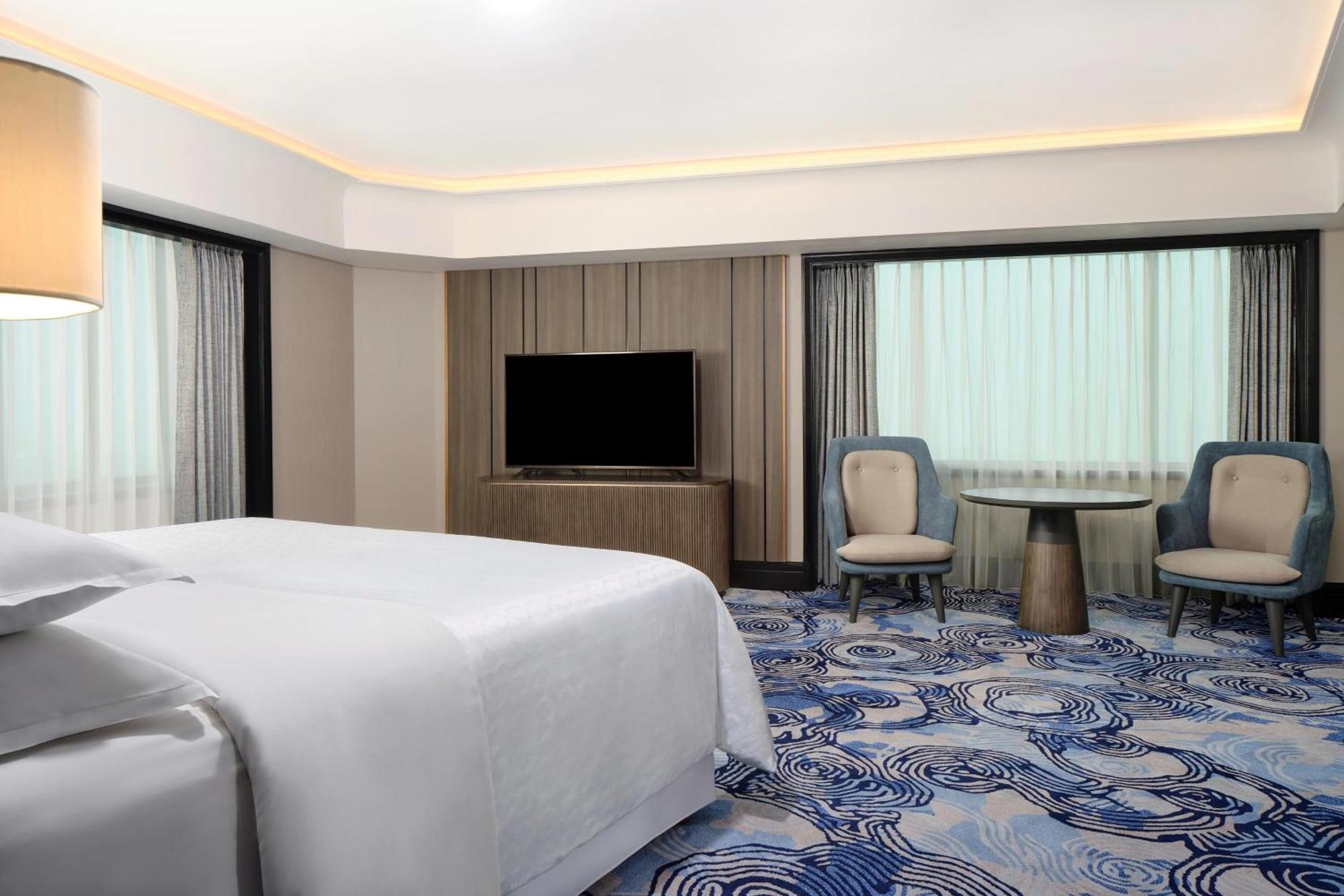 Sheraton & Towers Hotel