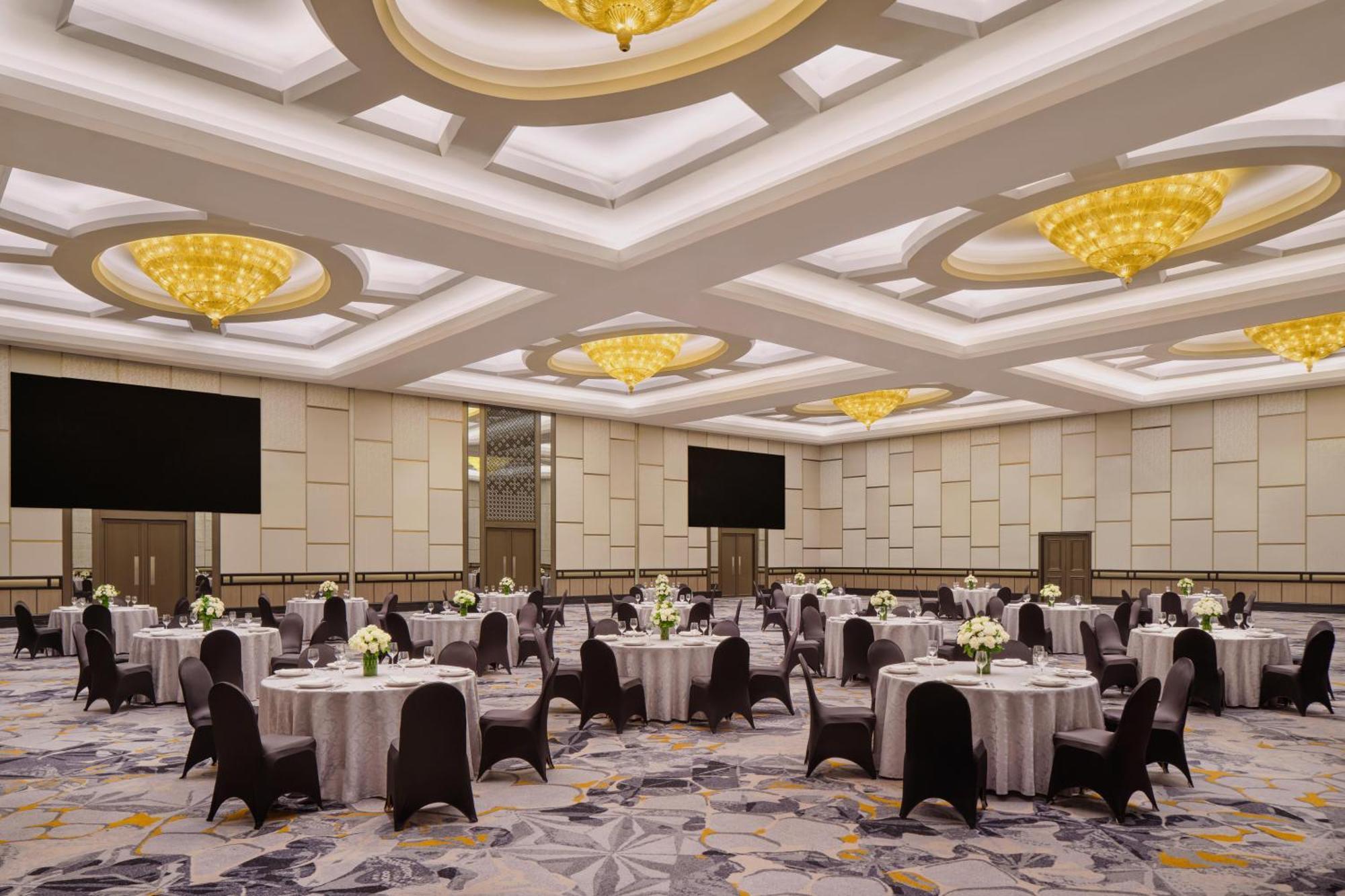 होटल Sheraton & Towers