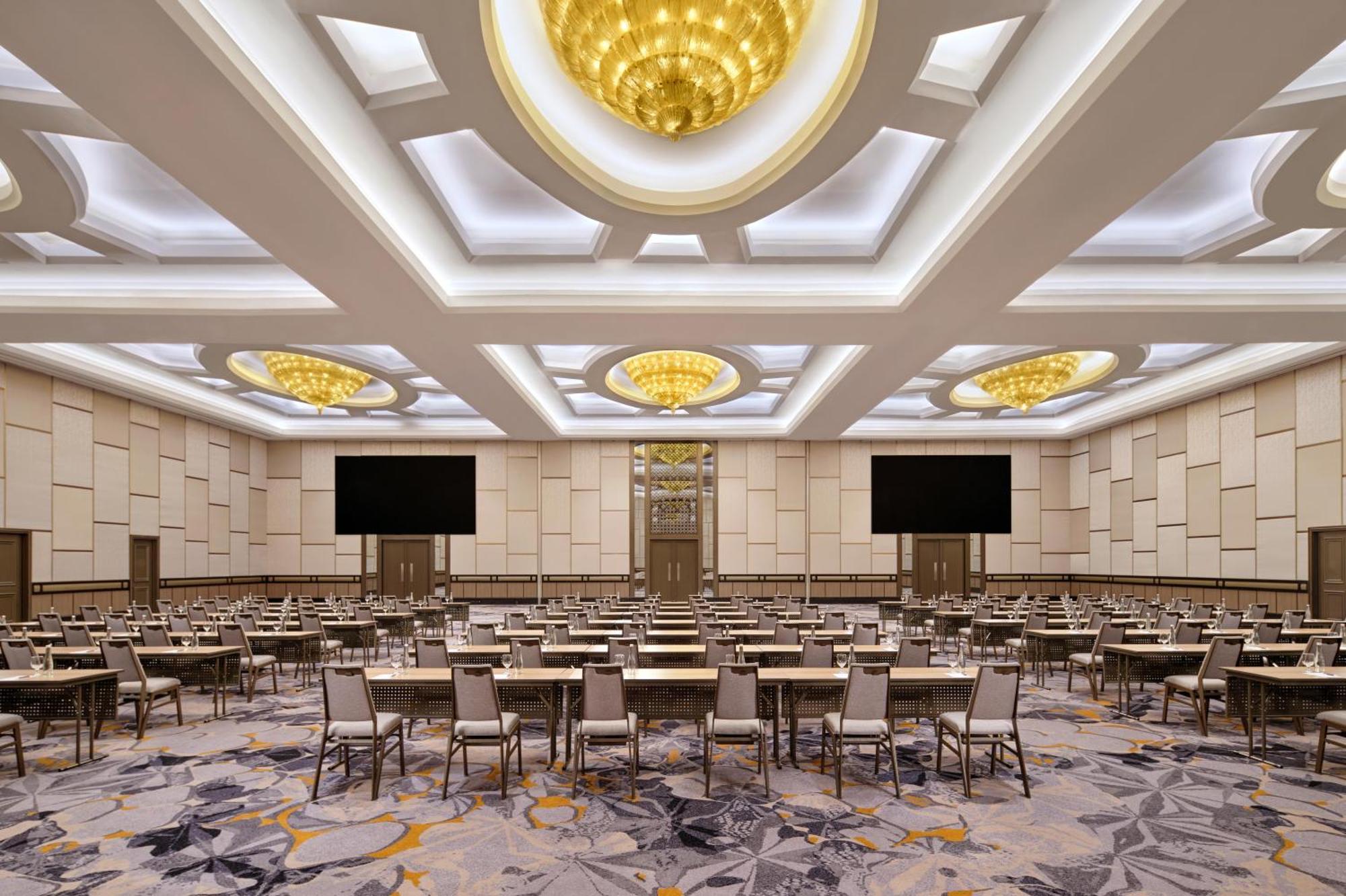 Hotel Sheraton & Towers 5*